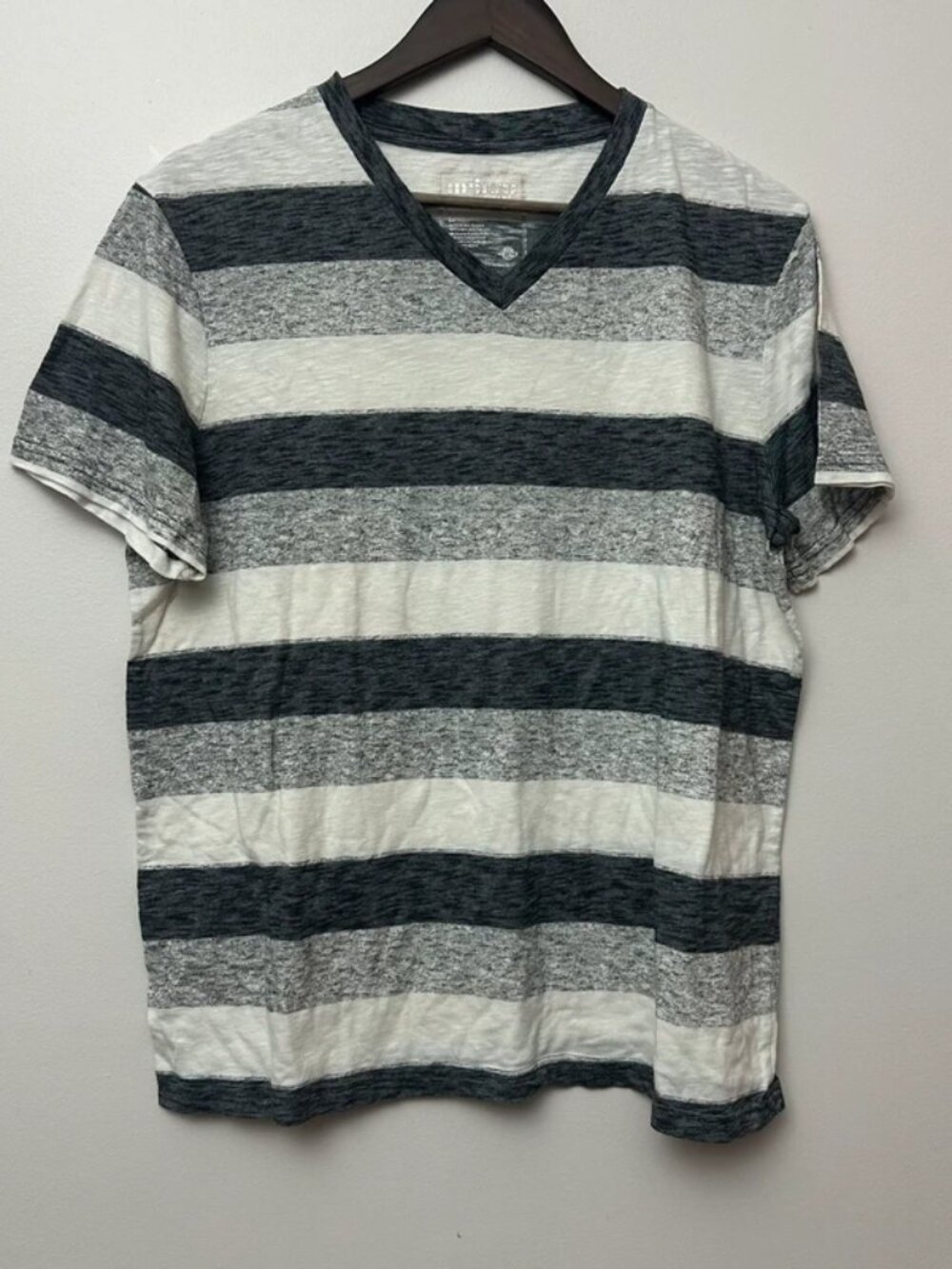 Urban Pipeline Mens White Grey Stripe TShirt Large